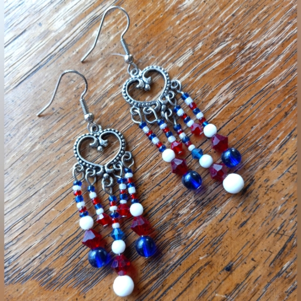 🍀Handmade Patriotic Dangle Earings!!!!